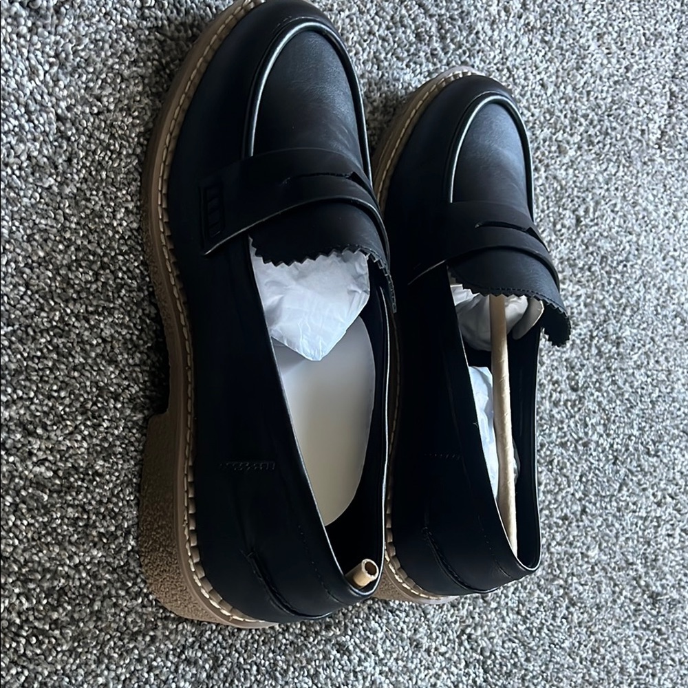 Classic Black Loafers for Women - Picture 2 of 5